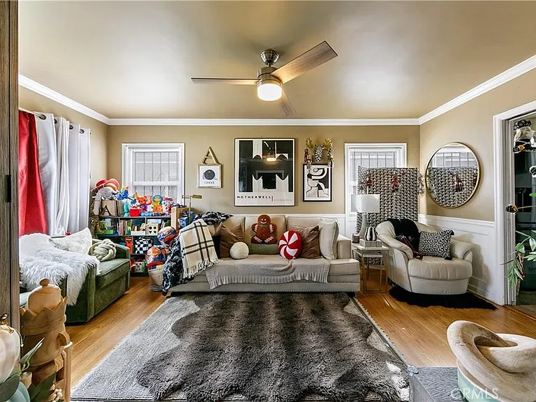 3907 Edgehill Dr — Photo 16