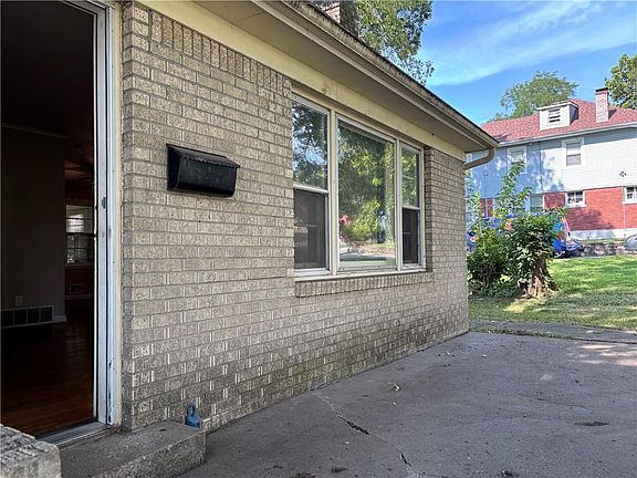 3rd image of 4329 Wood Ave