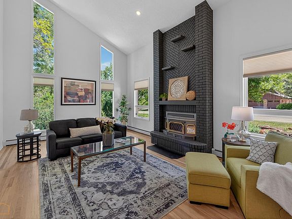 5th image of 1057 Diamond Ct