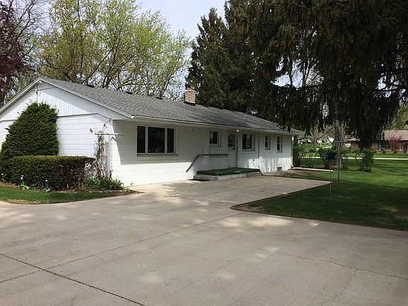 View from Driveway
						:
						Parking area/turnaround behind house