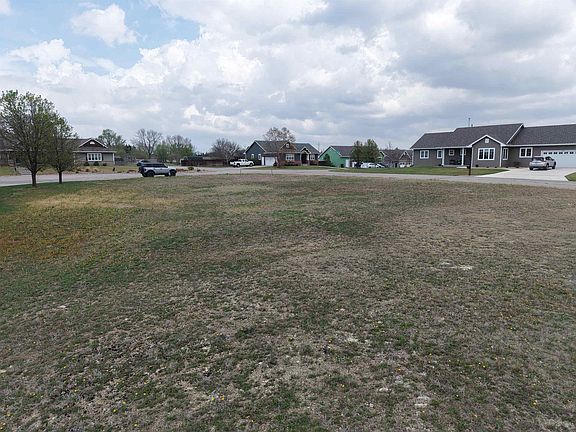 3rd image of 400 Ridge Ct