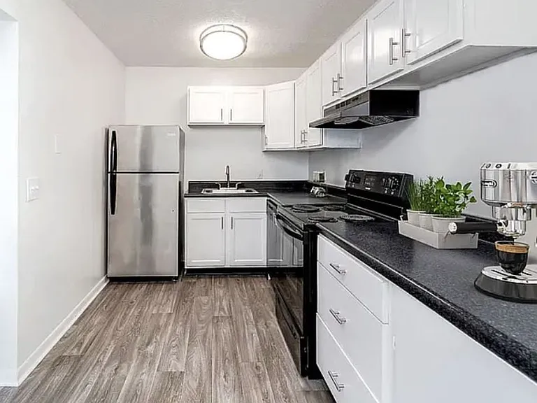 912 Winthorne Dr #2 — Photo 6