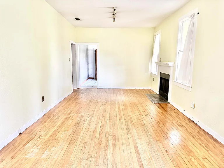 2090 Broussard St — Photo 4