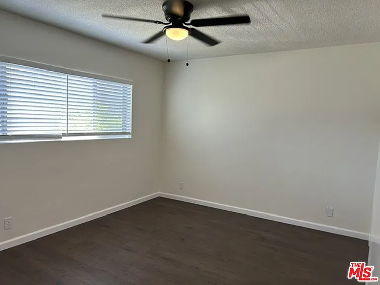 346 S Van Ness Ave #10 — Photo 17