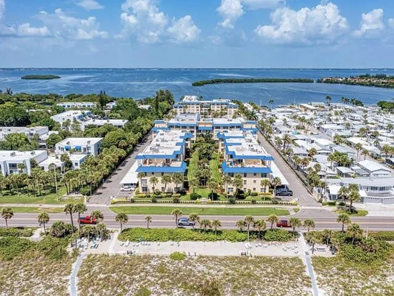 3806 Gulf Of Mexico Dr #208C — Photo 35