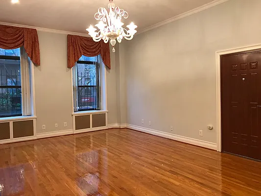 Rented by Warren T Real Estate Corp. | media 28