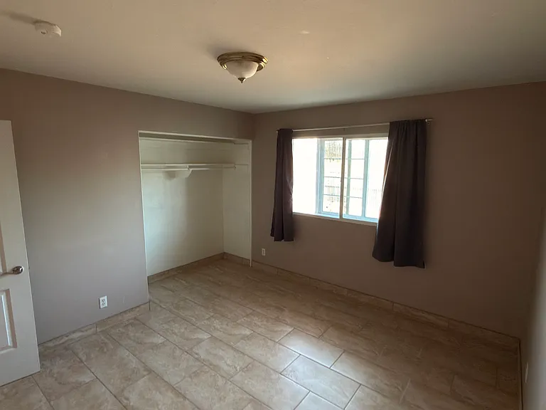 4048 W Glendale Ave — Photo 11