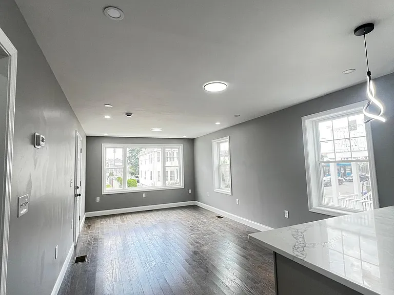 731 Potters Ave #2 — Photo 5