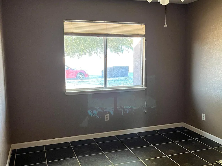 9120 Peach Ave — Photo 10