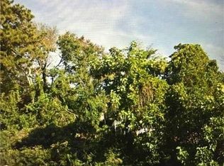 61 Commonwealth Dr, Wyandanch, NY 11798