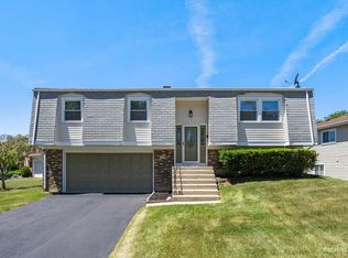 4180 Ludington Ct, Hoffman Estates, IL 60192