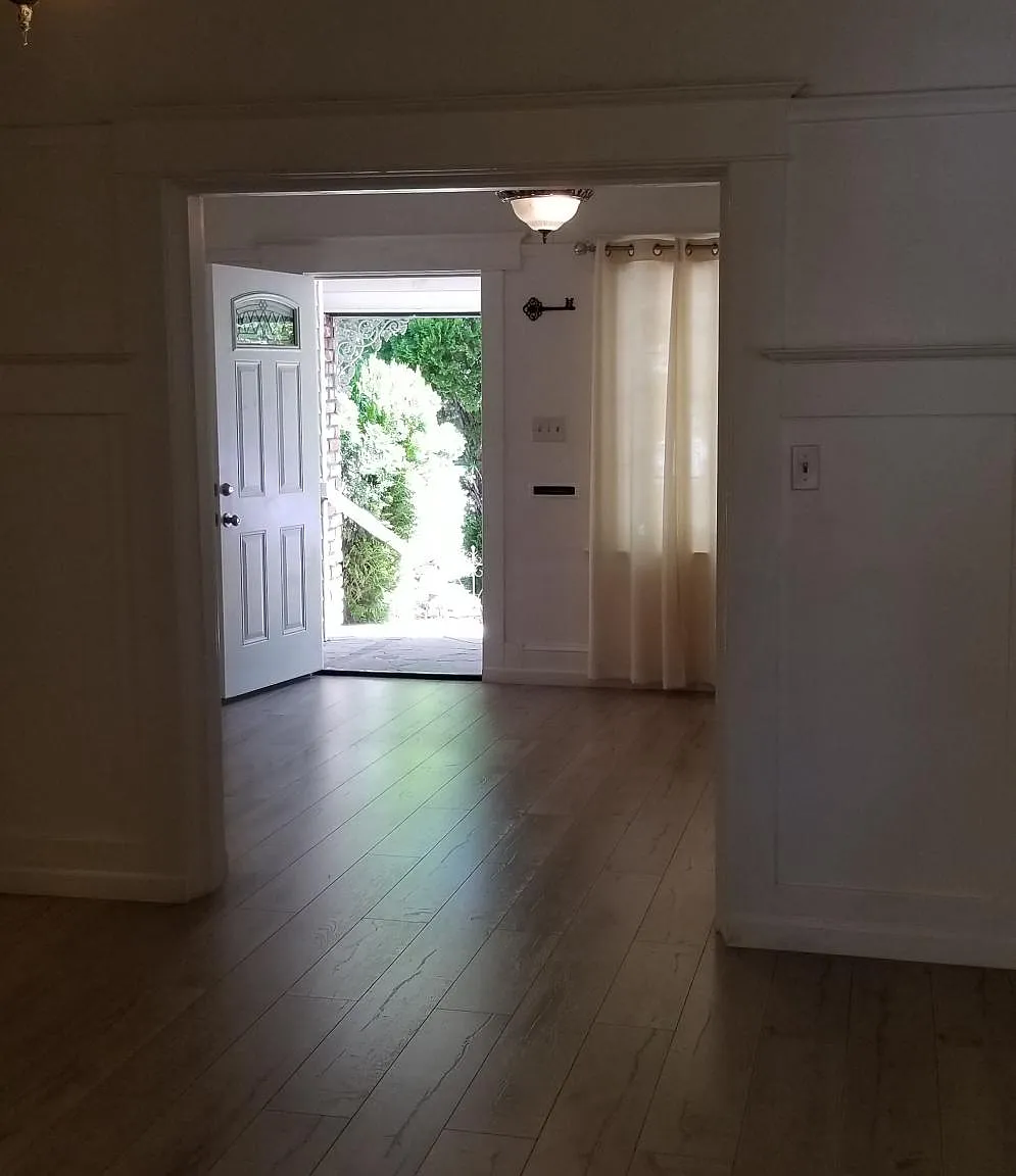 2 bed, 1200 sqft, $2,250 — Photo 2