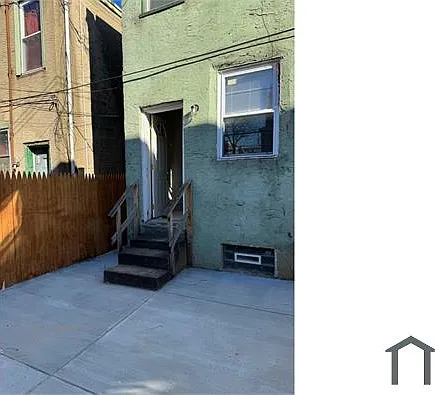 606 N 55th St — Photo 7