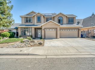 2613 Applegate Ave, Clovis, CA 93611