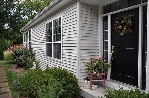 2nd image of 1006 Lincoln Park West Dr