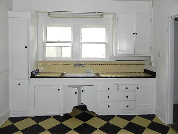 2nd image of 1017 Capitol St #A