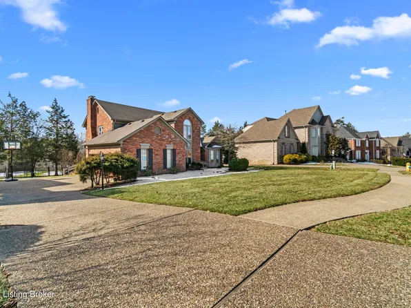 14808 Forest Oaks Dr, Louisville, KY 40245