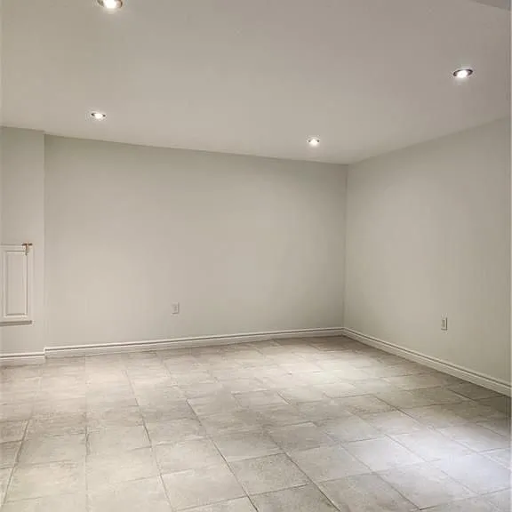 26 Stewart Ave #LOWER — Photo 5
