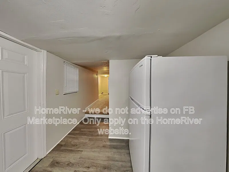 3 bed, 1.0 bath, 887 sqft, $1,195 — Photo 3