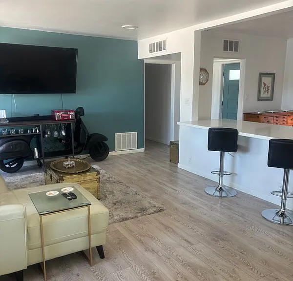 1814 W Thomas Rd — Photo 4