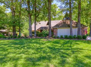 226 Tuckahoe Rd, Jackson, TN 38305