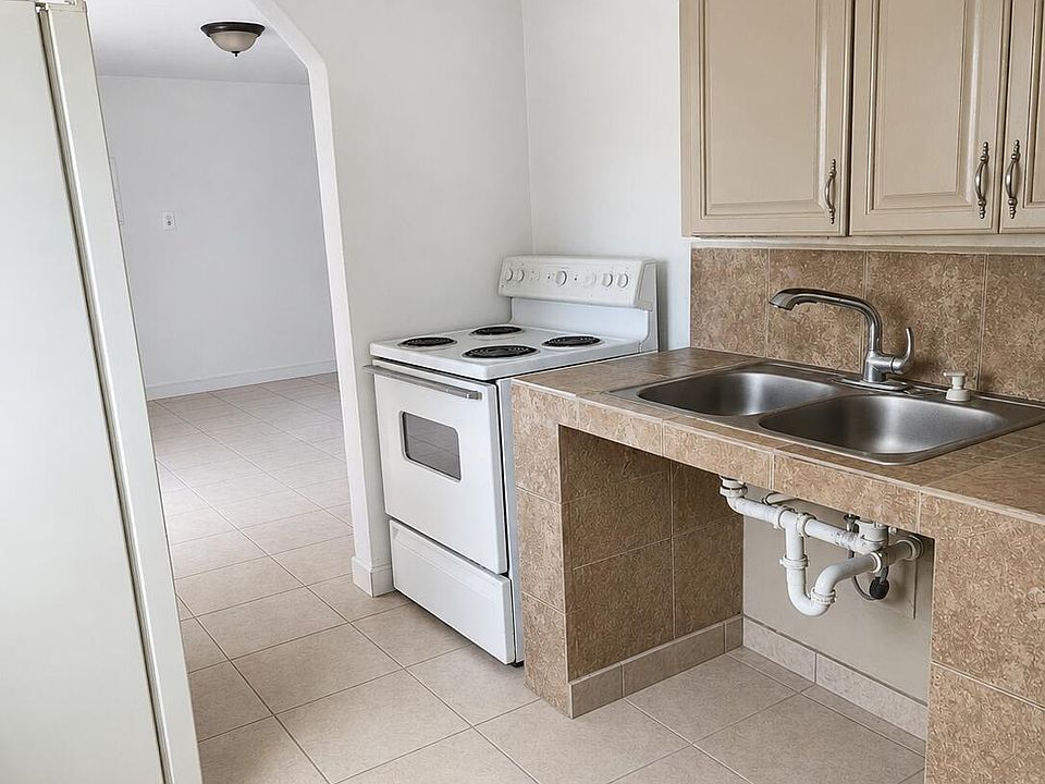 2nd image of 5911 W LAMAR Road #1