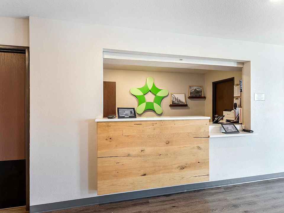 Lobby and Guest Check-in