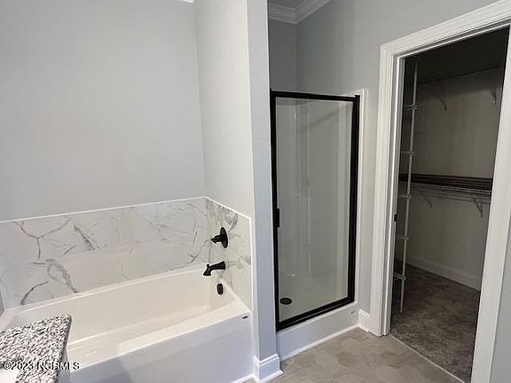 5th image of 437 Stillwater Drive