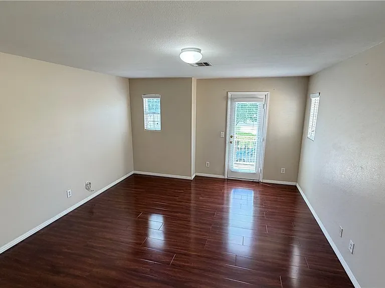 9284 Millikan Ave — Photo 10