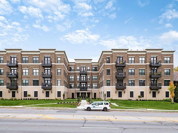 2nd image of 1670 E Broad St #207