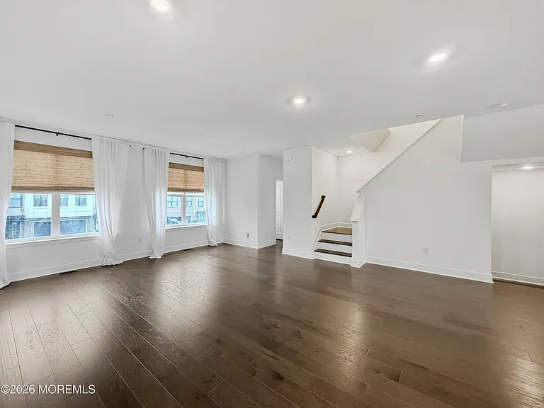 89 Bataan Ave — Photo 18