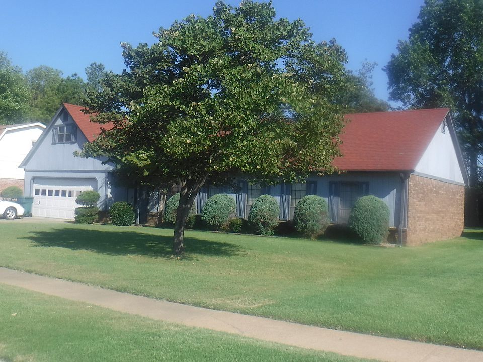 1st image of 1120 Mayfair Ln
