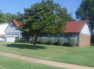 1120 Mayfair Ln, Blytheville, AR 72315