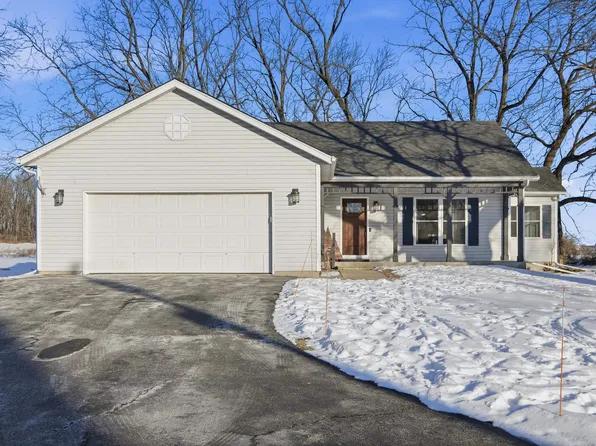 W5938 Hall Rd, Deforest, WI 53955