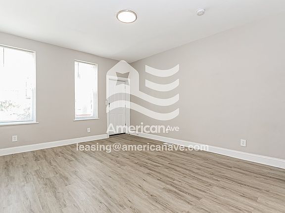 1322976_004_living_room_4.jpg