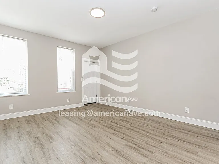 1322976_004_living_room_4.jpg