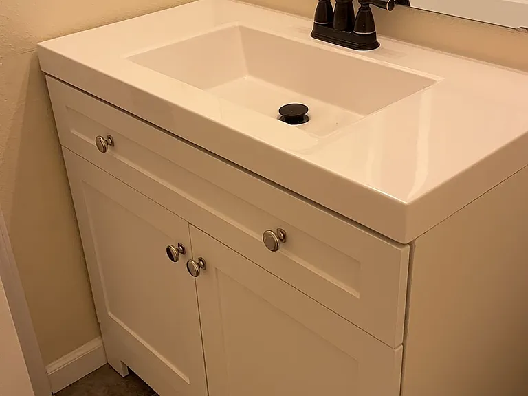 1690 NE Pleasant St #101 — Photo 7