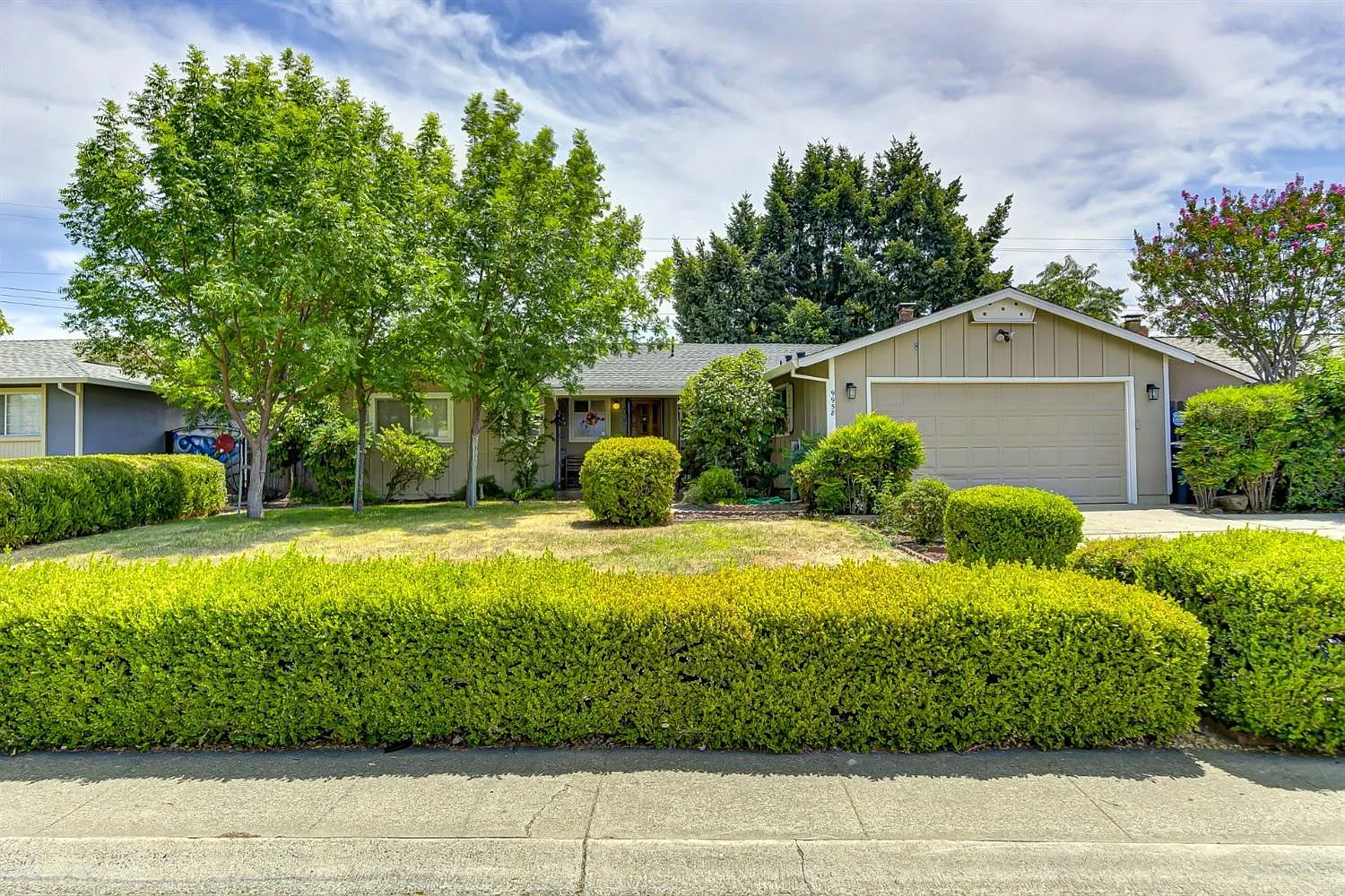 9958 Redstone Dr photo 1