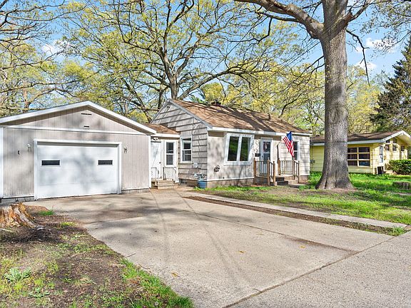 2nd image of 3369 Mona St