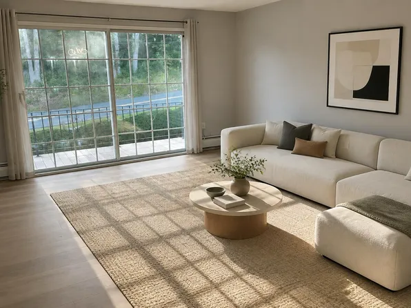 28 Williamsburg Ct, Shrewsbury, MA