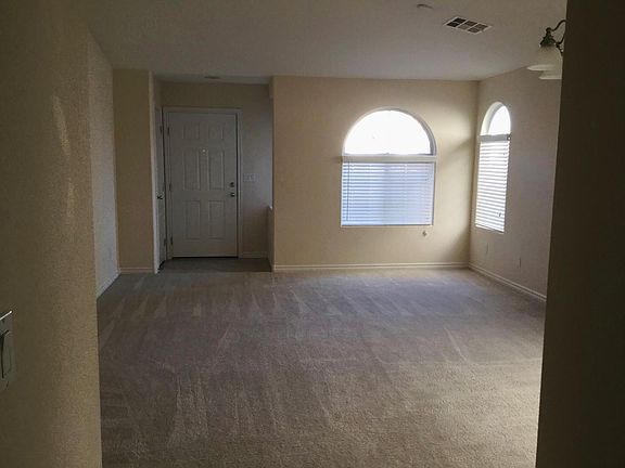 4th image of 7369 Alavesa Ct