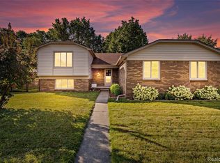19804 Calumet Dr, Clinton Township, MI 48038