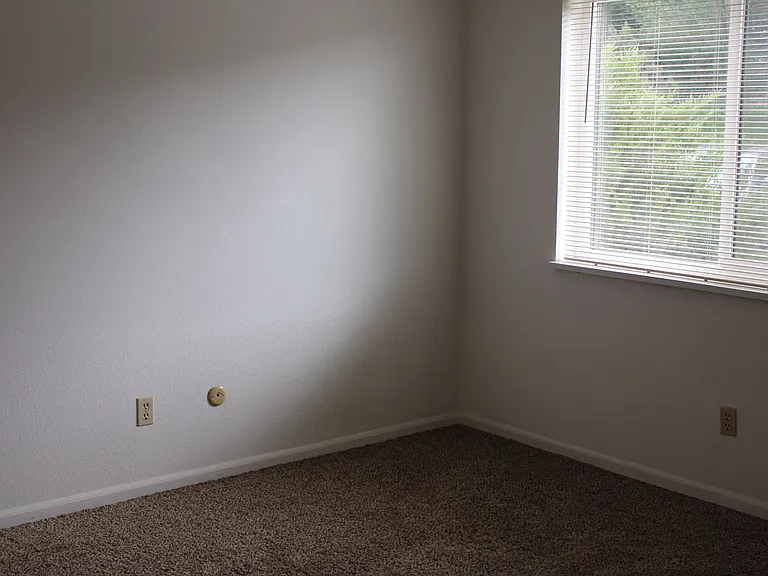 1705 Heatheridge Rd #D103 — Photo 9