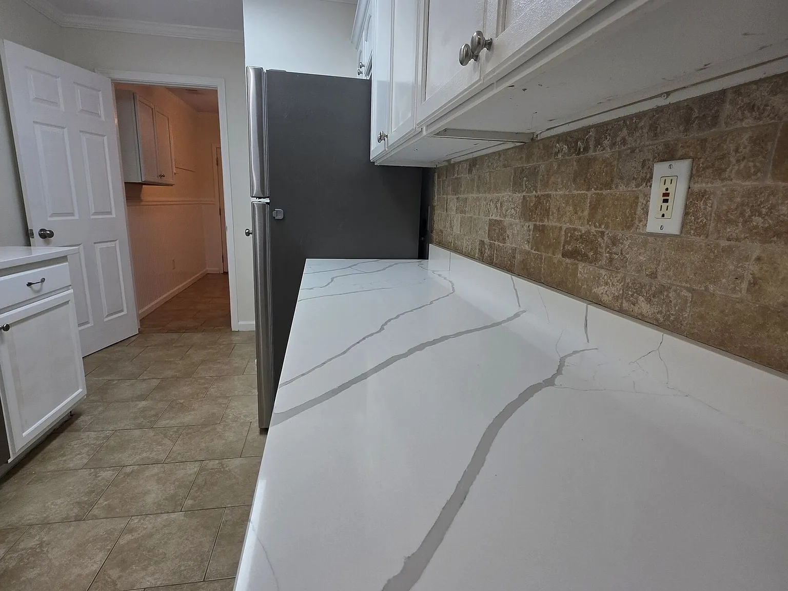 3 bed, 2.0 bath, 1470 sqft, $2,200 — Photo 4