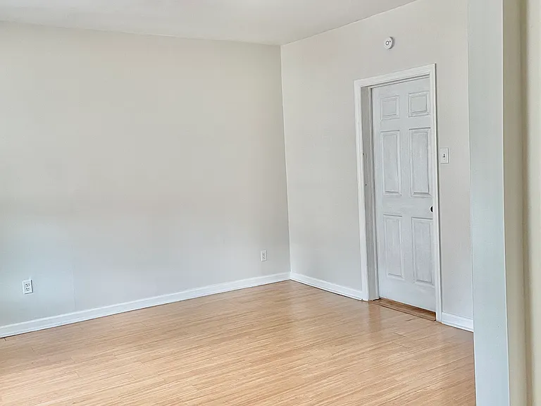 157 N 16th St #2 — Photo 6