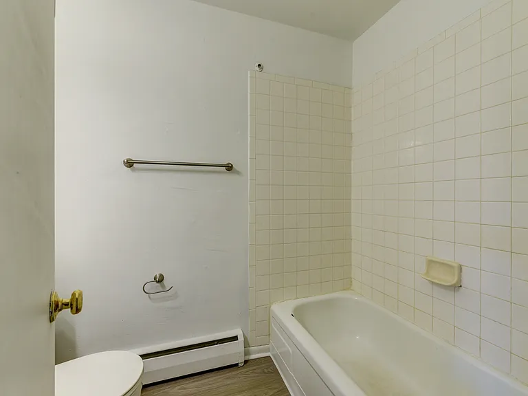 3220 Madison Ave — Photo 14