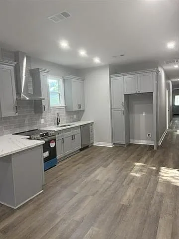 716 Majestic Pl — Photo 3