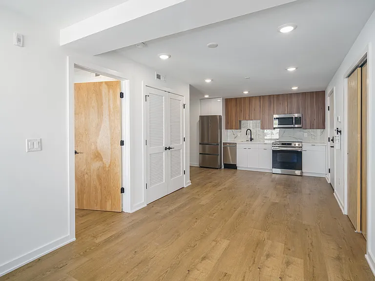 610 Moore St #204 — Photo 8