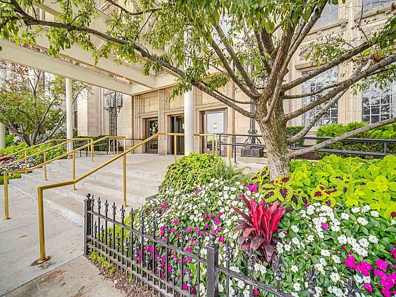 5th image of 680 N Lake Shore Dr APT 519