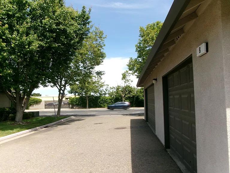 1201 E G St — Photo 31